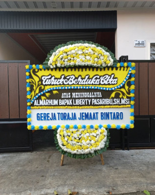 Papan Bunga Duka di Cihurip