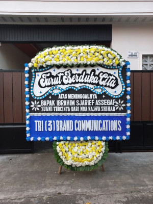 Papan Bunga Duka di Cihurip